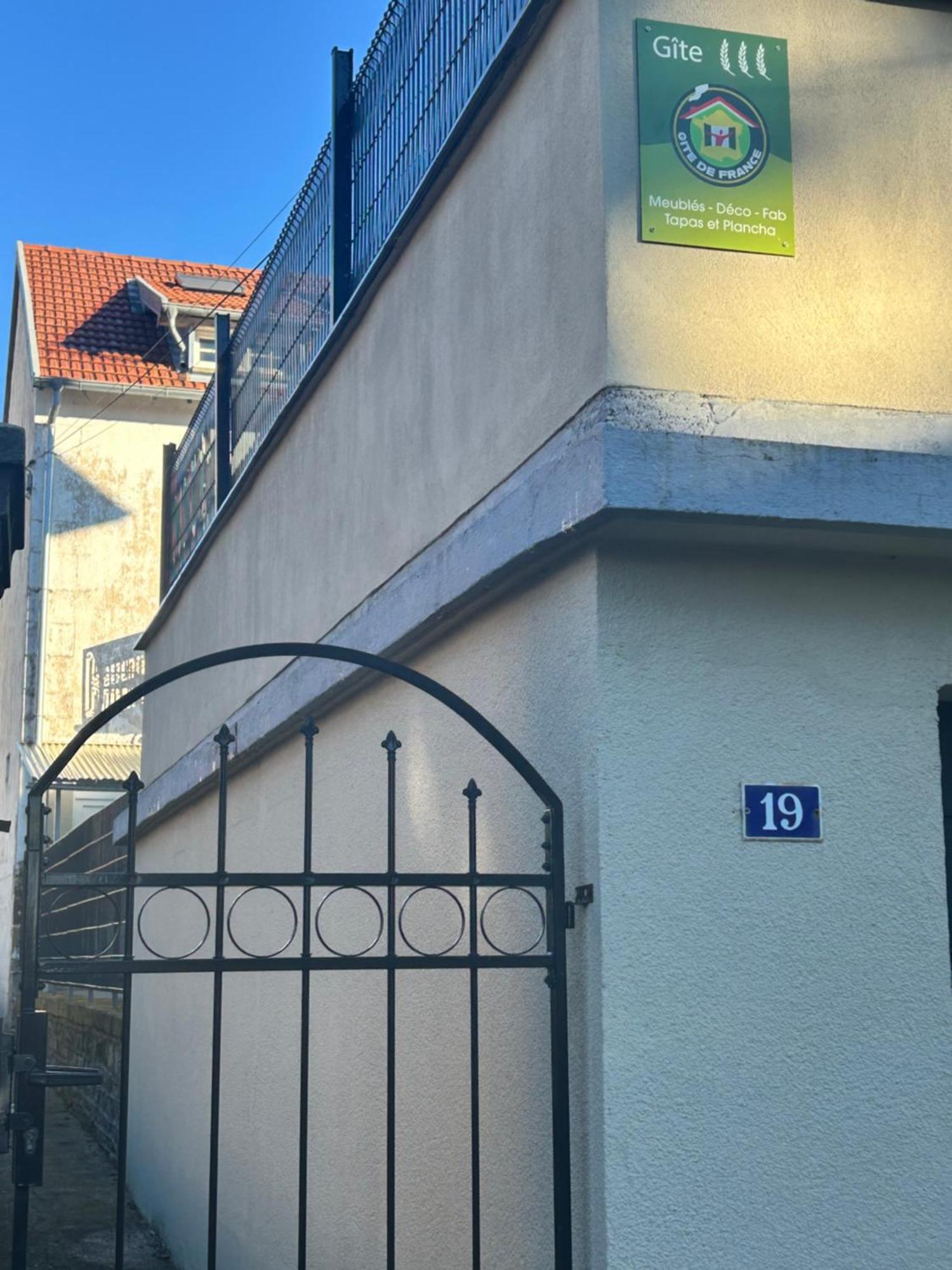 Ferienwohnung Meubles Deco Fab - Plancha Luxeuil-les-Bains Exterior foto